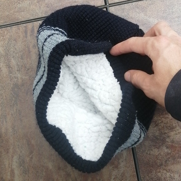 Winter cap - Picture 2 of 2